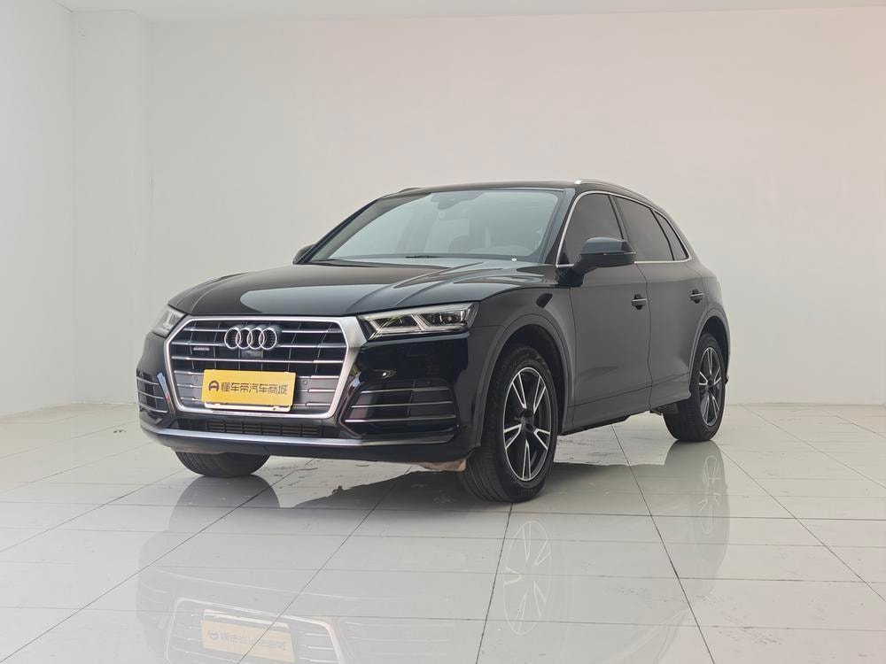 Audi Q5L 2020 — фото автомобиля