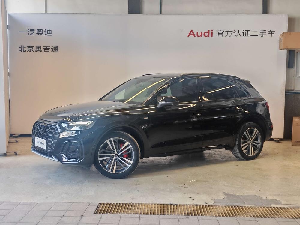 Audi Q5L 2023 — фото автомобиля