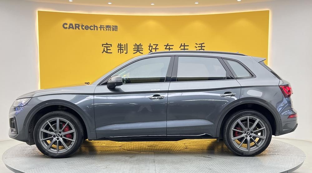 Audi Q5L 2022 — фото автомобиля