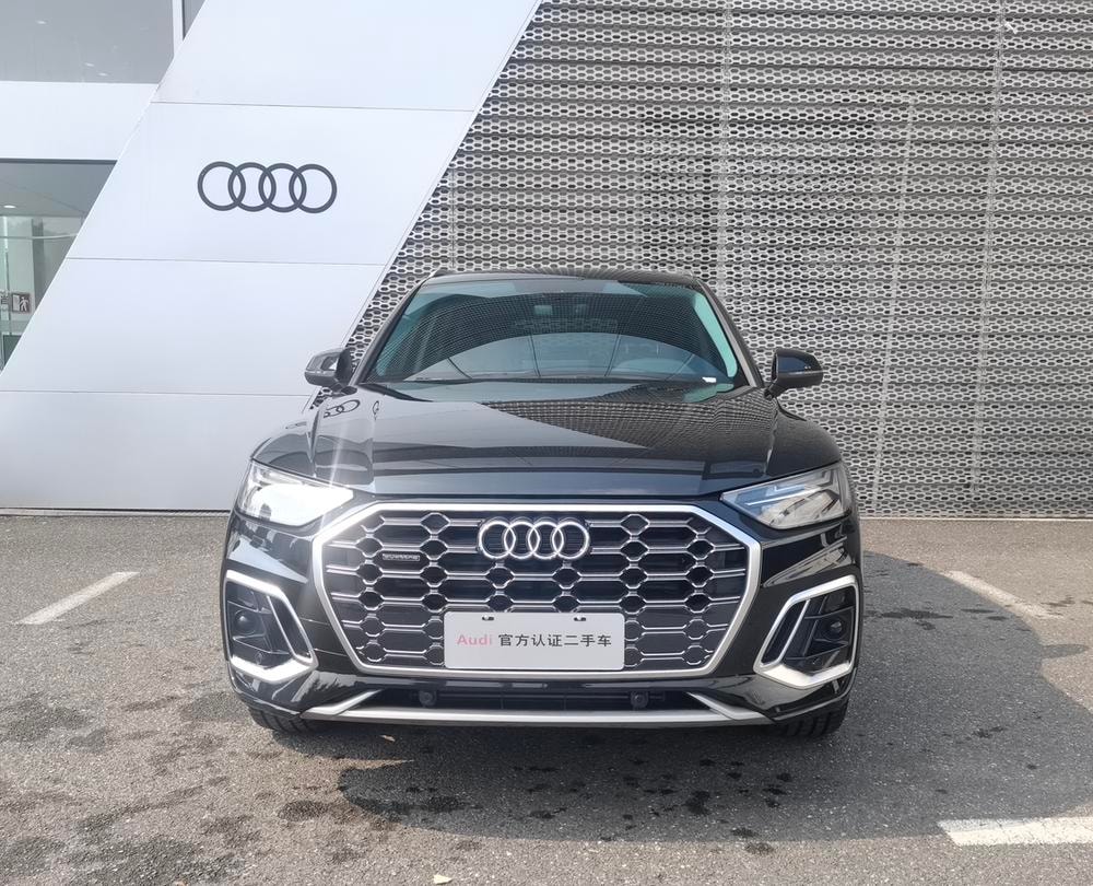 Audi Q5L 2021 — фото автомобиля