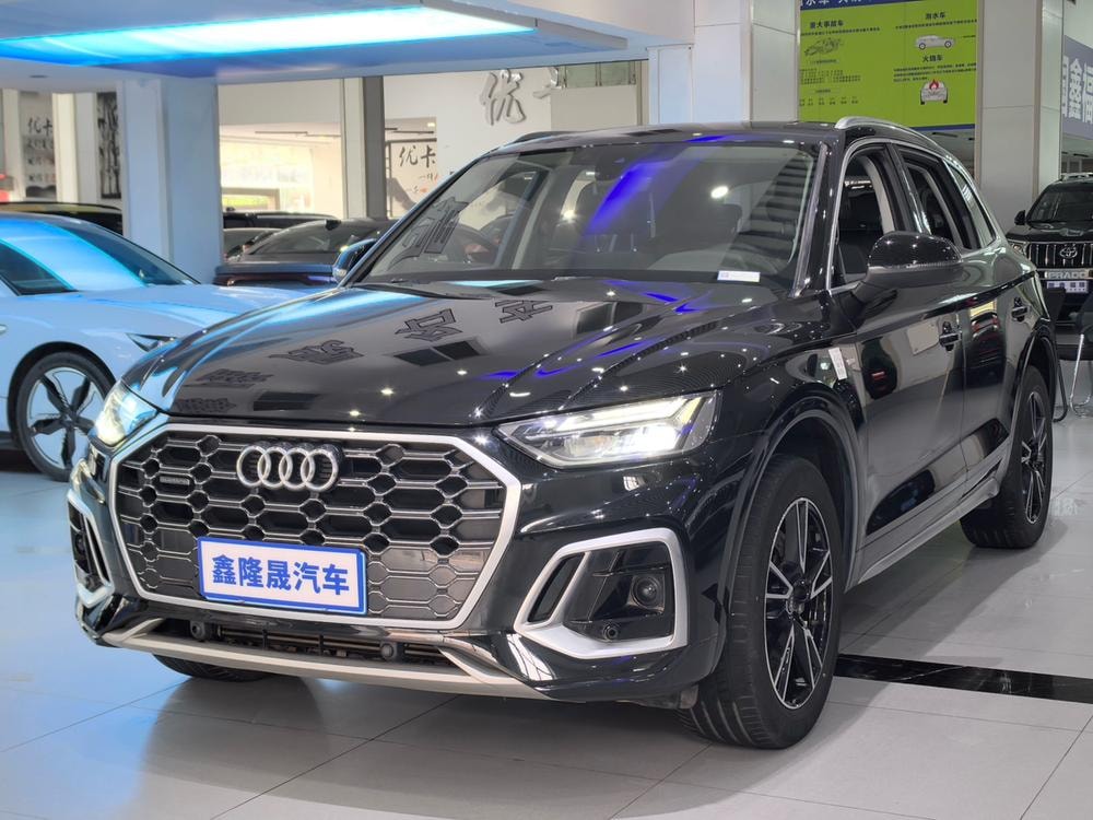 Audi Q5L 2022 — фото автомобиля