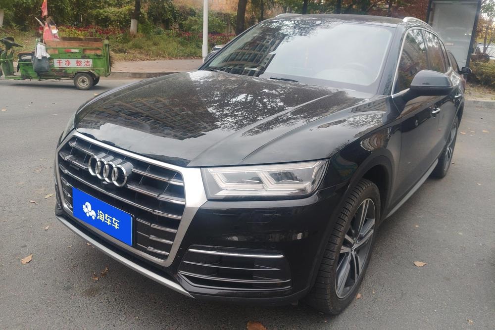 Audi Q5L 2020 — фото автомобиля