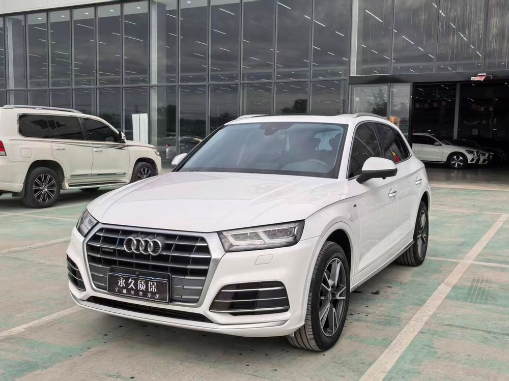 Audi Q5L 2020 — фото автомобиля