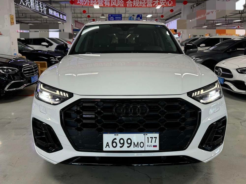 Audi Q5L 2022 — фото автомобиля