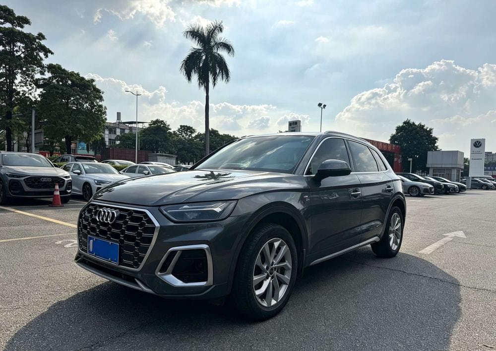 Audi Q5L 2022 — фото автомобиля