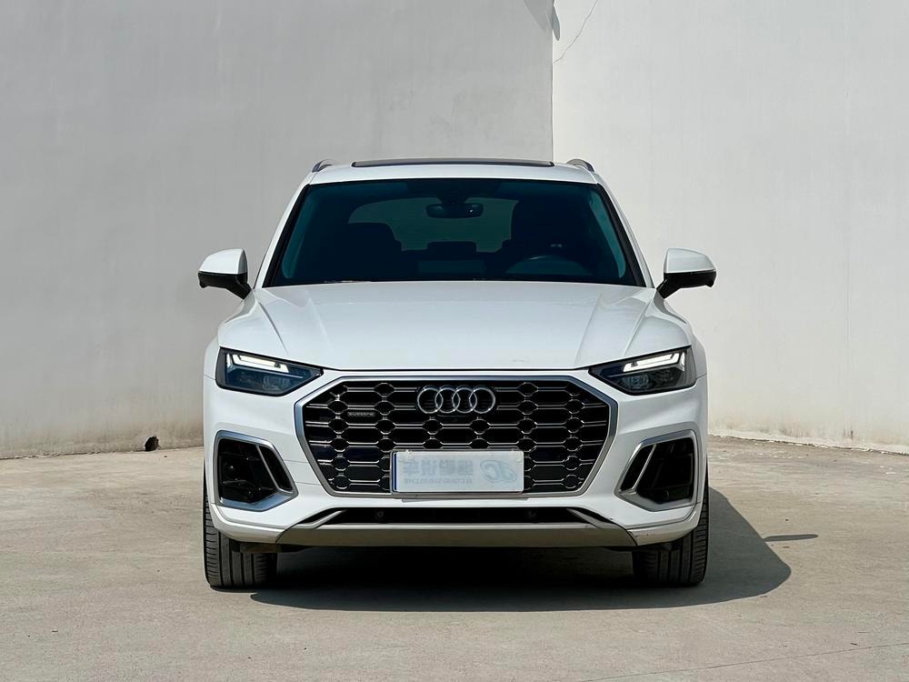 Audi Q5L 2022 — фото автомобиля