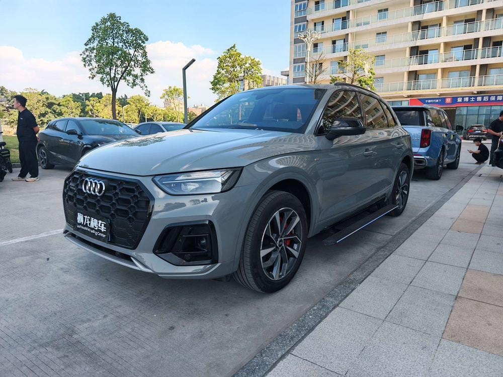 Audi Q5L 2025 — фото автомобиля