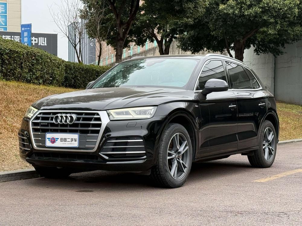 Audi Q5L 2018 — фото автомобиля