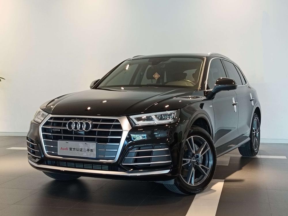 Audi Q5L 2020 — фото автомобиля