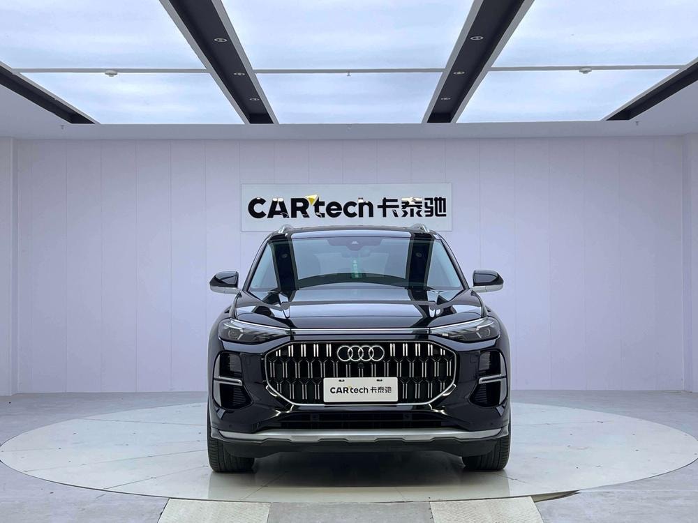 Audi Q6 2023 — фото автомобиля