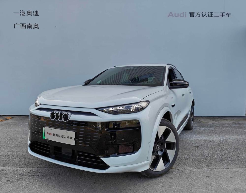 Audi Q6L e-tron 2026 — фото автомобиля