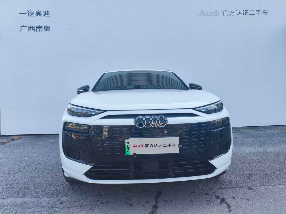 Audi Q6L e-tron 2026 — фото автомобиля