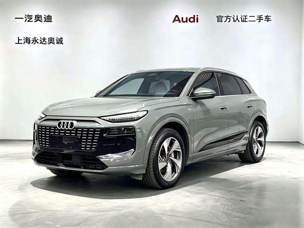 Audi Q6L e-tron 2026 — фото автомобиля 1
