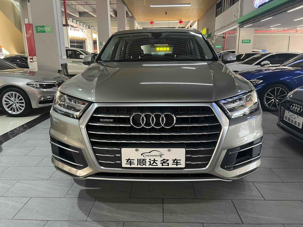 Audi Q7 2016 — фото автомобиля