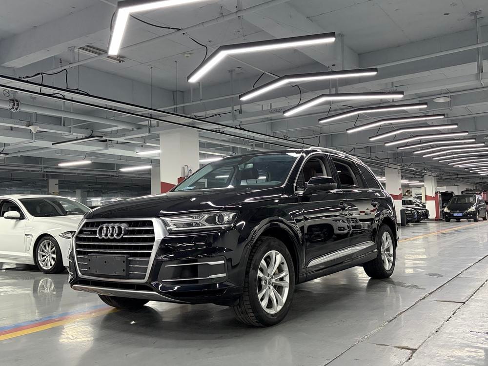 Audi Q7 2016 — фото автомобиля 1