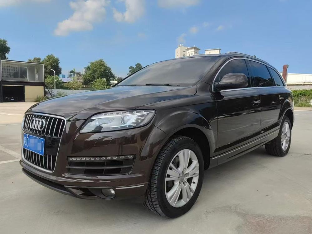 Audi Q7 2012 — фото автомобиля