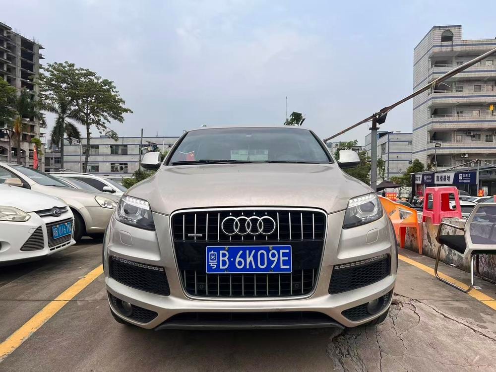 Audi Q7 2013 — фото автомобиля