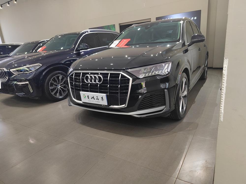 Audi Q7 2023 — фото автомобиля