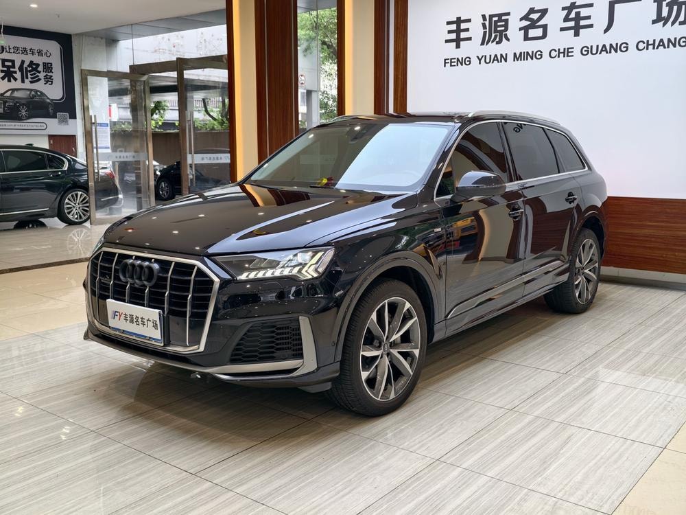 Audi Q7 2021 — фото автомобиля 1