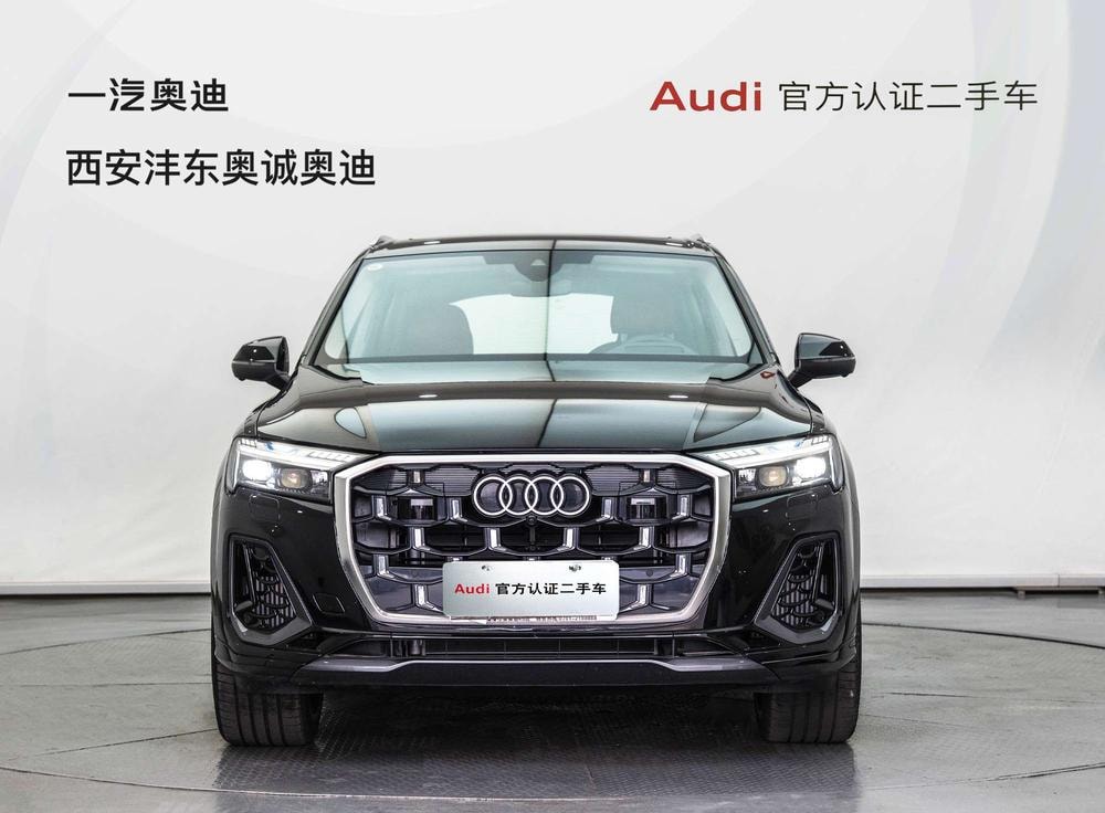 Audi Q7 2025 — фото автомобиля 1