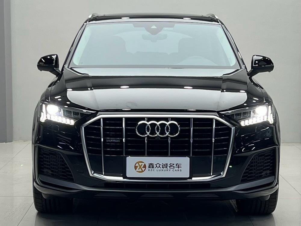 Audi Q7 2023 — фото автомобиля