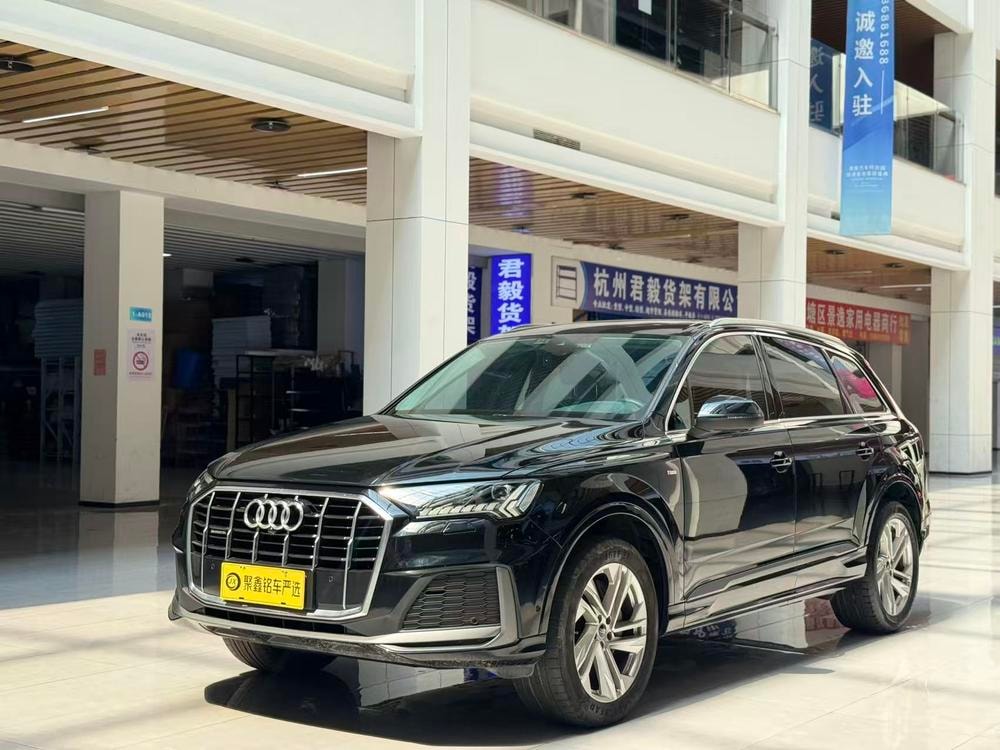 Audi Q7 2023 — фото автомобиля 1