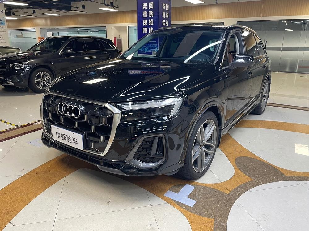 Audi Q7 2024 — фото автомобиля