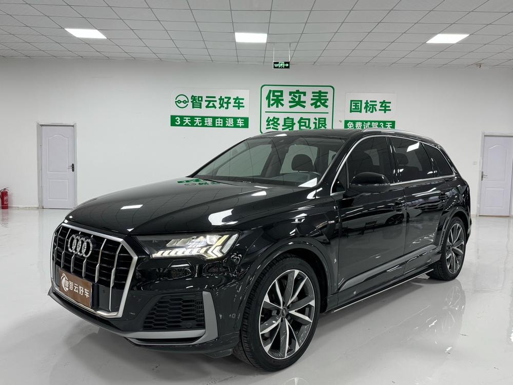 Audi Q7 2022 — фото автомобиля