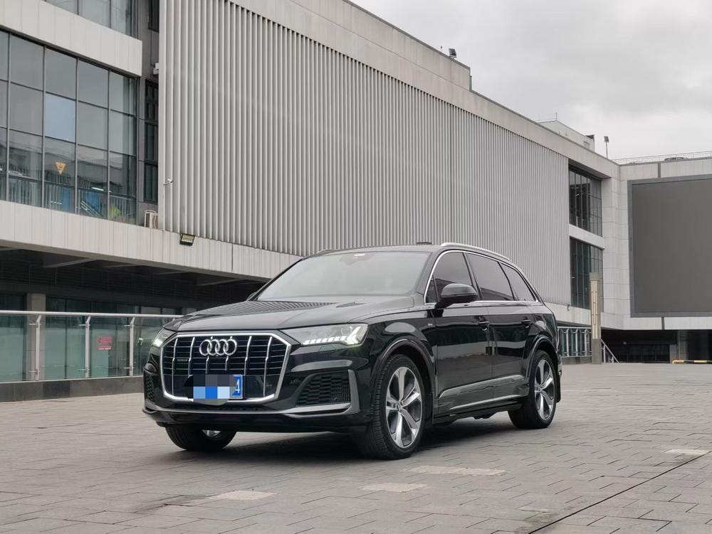 Audi Q7 2020 — фото автомобиля