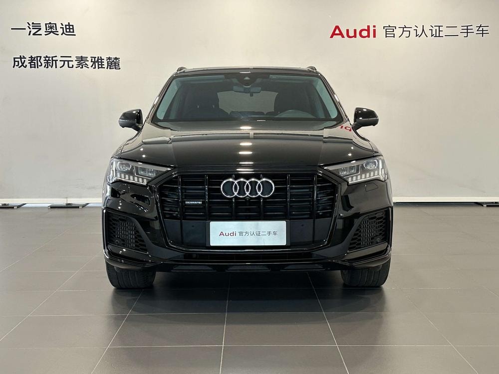 Audi Q7 2023 — фото автомобиля