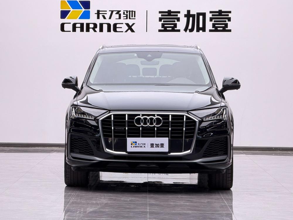 Audi Q7 2022 — фото автомобиля