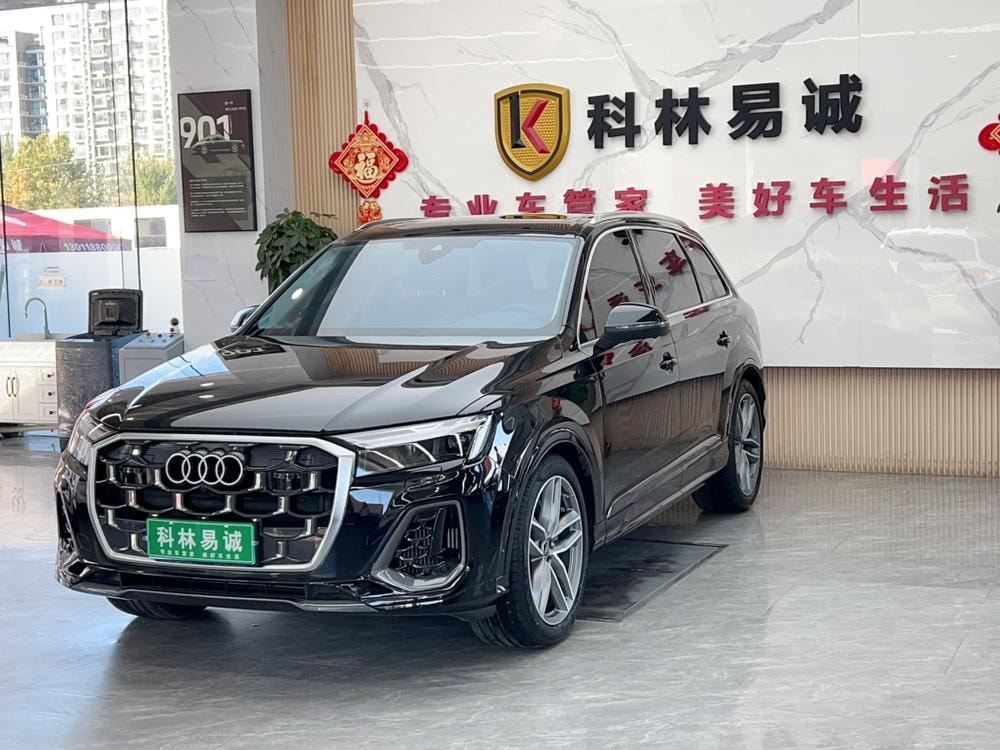 Audi Q7 2025 — фото автомобиля