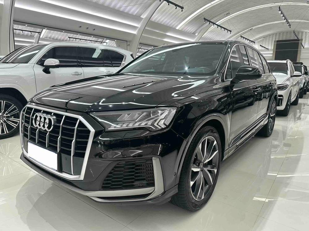 Audi Q7 2020 — фото автомобиля 1