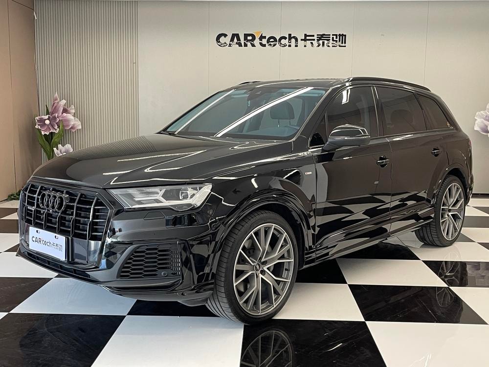 Audi Q7 2022 — фото автомобиля