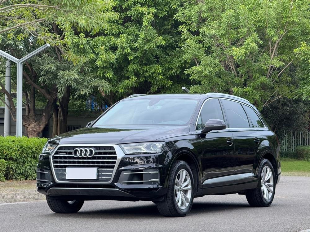 Audi Q7 2016 — фото автомобиля 1