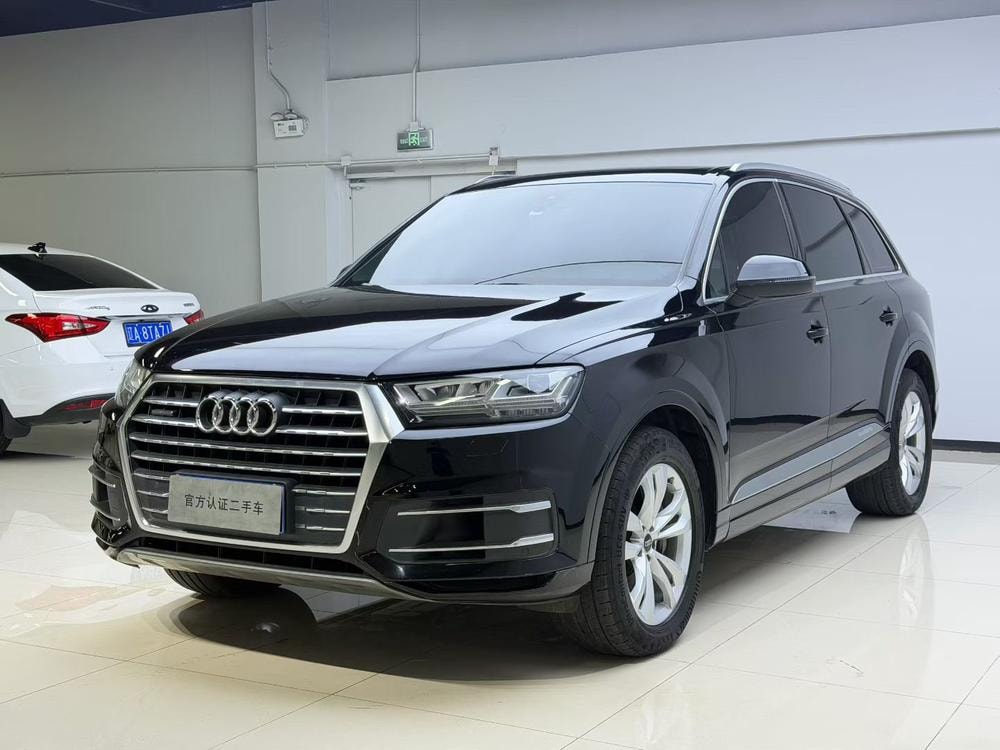 Audi Q7 2016 — фото автомобиля 1