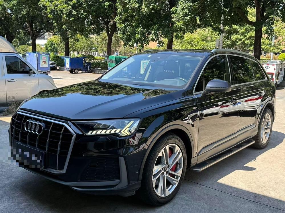 Audi Q7 2022 — фото автомобиля 1