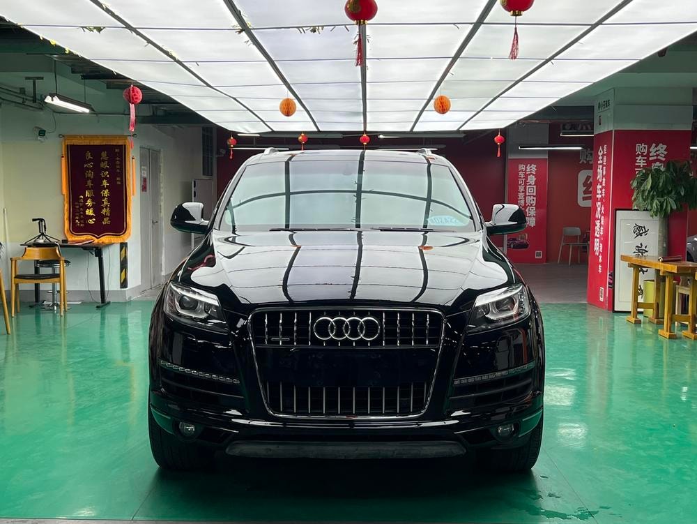 Audi Q7 2013 — фото автомобиля 1