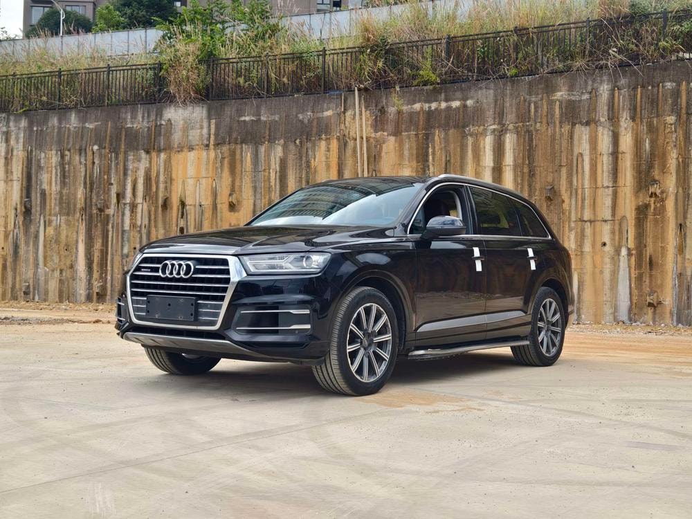 Audi Q7 2016 — фото автомобиля 1
