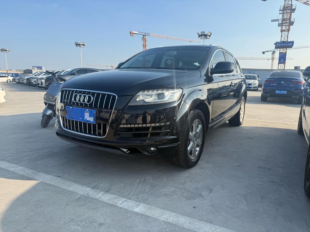 Audi Q7 2011 — фото автомобиля 1