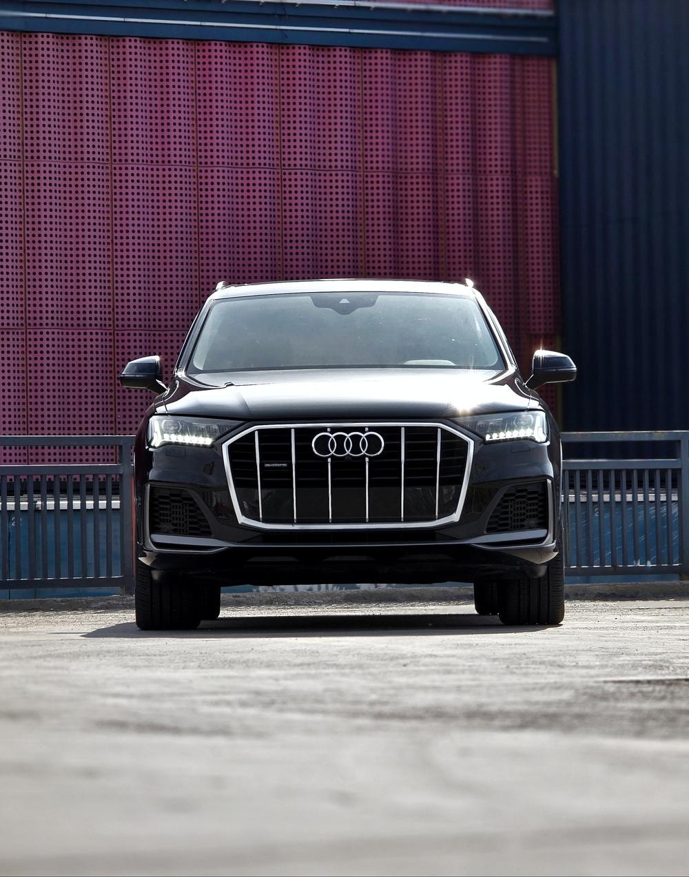 Audi Q7 2021 — фото автомобиля