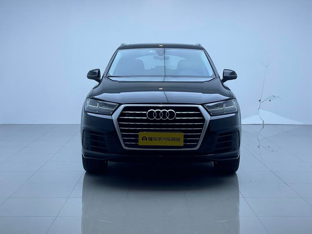 Audi Q7 2018 — фото автомобиля