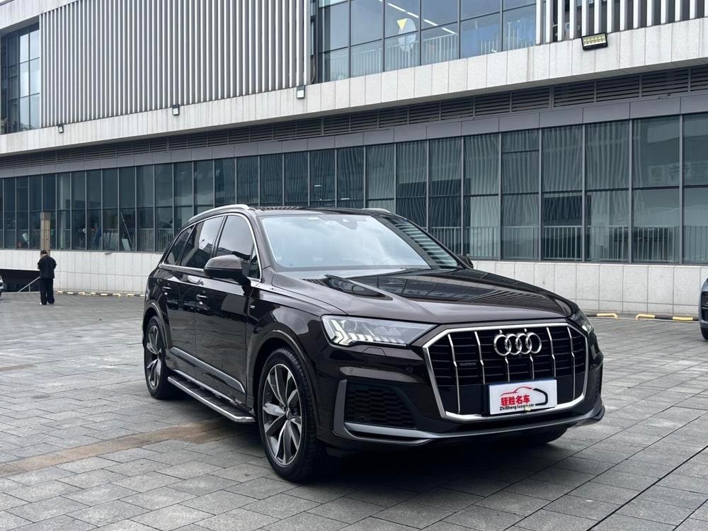 Audi Q7 2020 — фото автомобиля