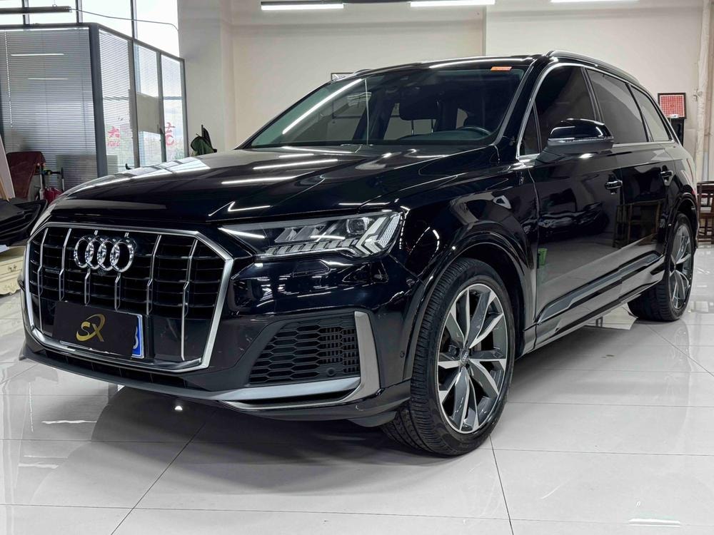 Audi Q7 2020 — фото автомобиля