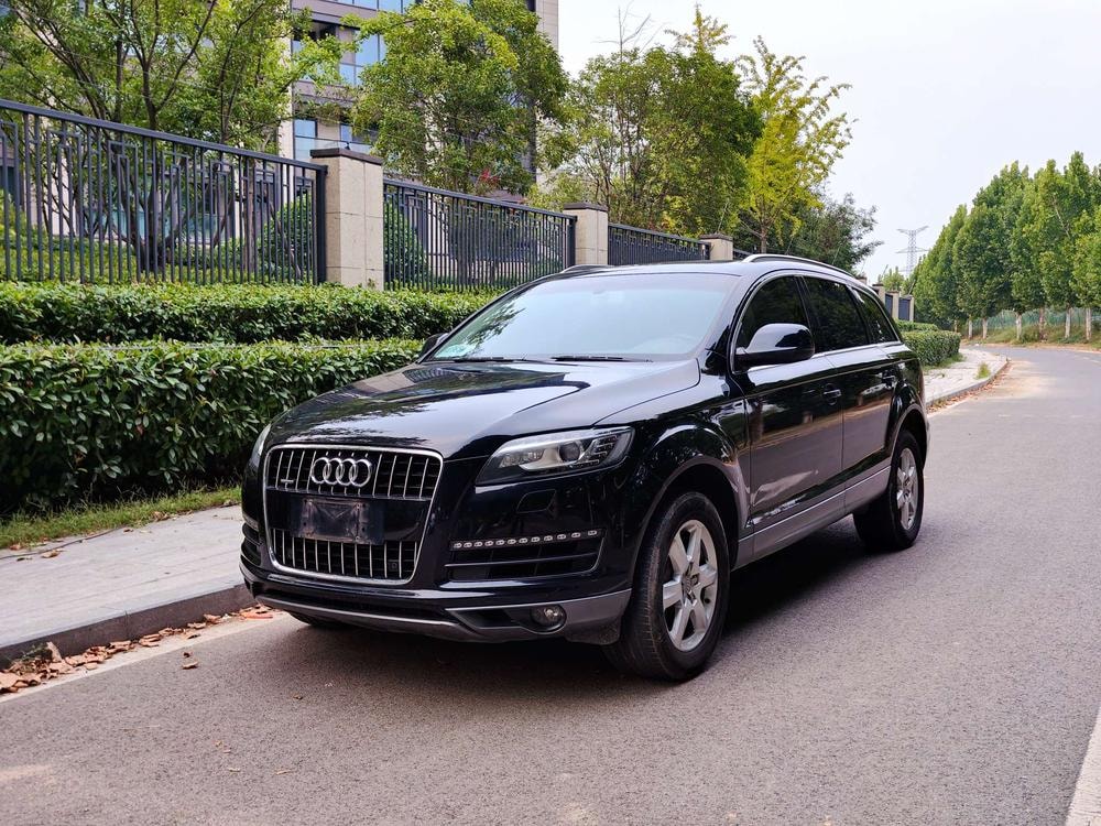 Audi Q7 2015 — фото автомобиля 1
