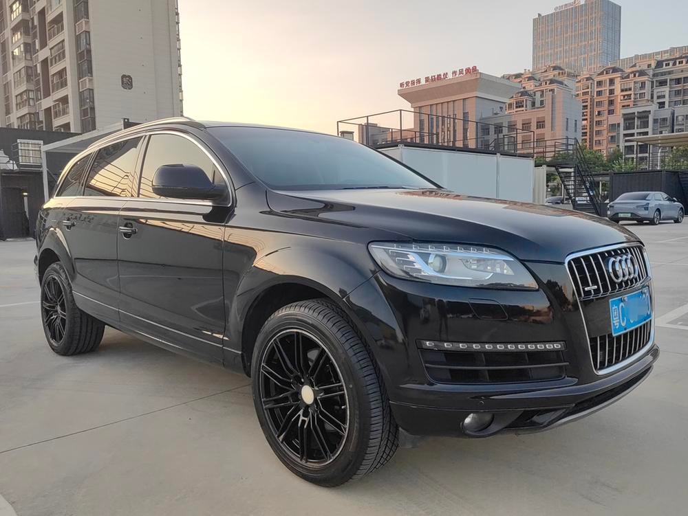 Audi Q7 2014 — фото автомобиля