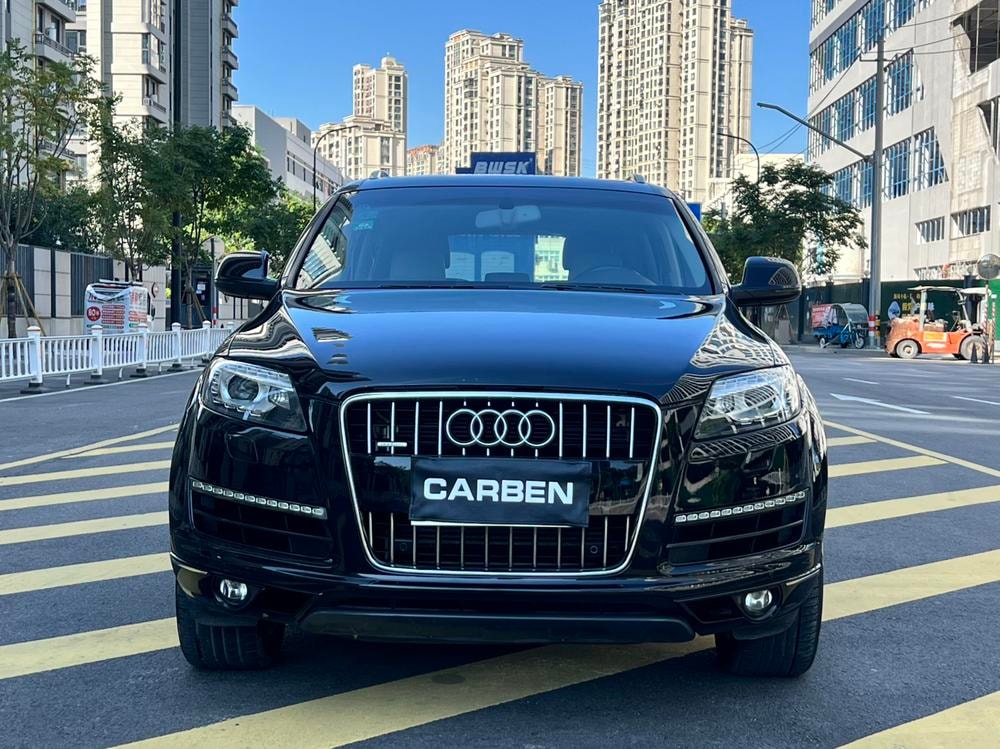 Audi Q7 2012 — фото автомобиля