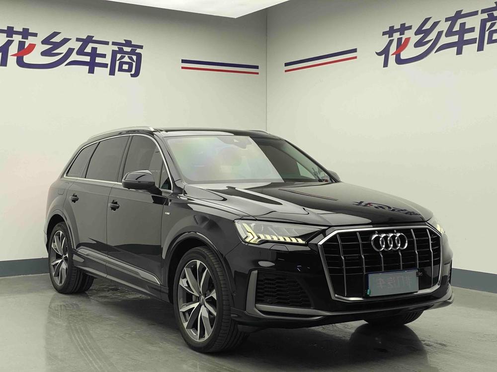 Audi Q7 2020 — фото автомобиля