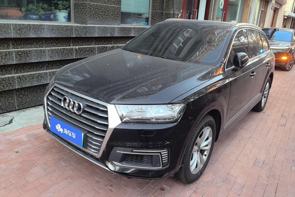Audi Q7 PHEV 2019 — фото автомобиля