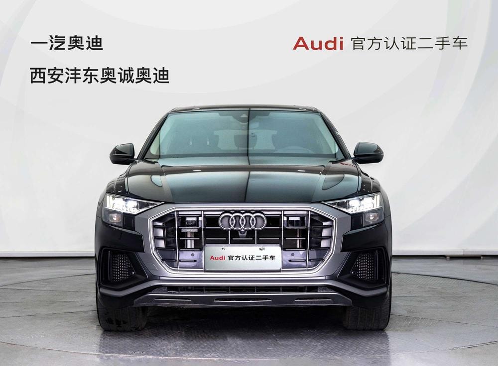 Audi Q8 2023 — фото автомобиля